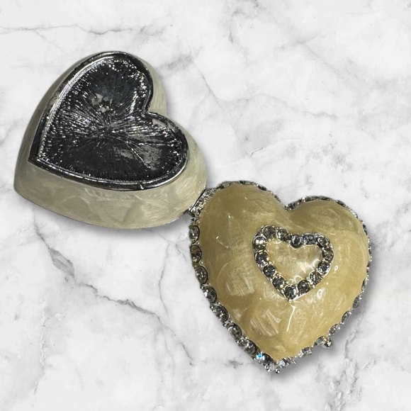 💎Vintage Hinged Heart Trinket Box - Picture 2 of 12